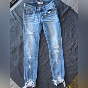 Buckle: BKE Women's Light Blue Ripped Skinny Jeans